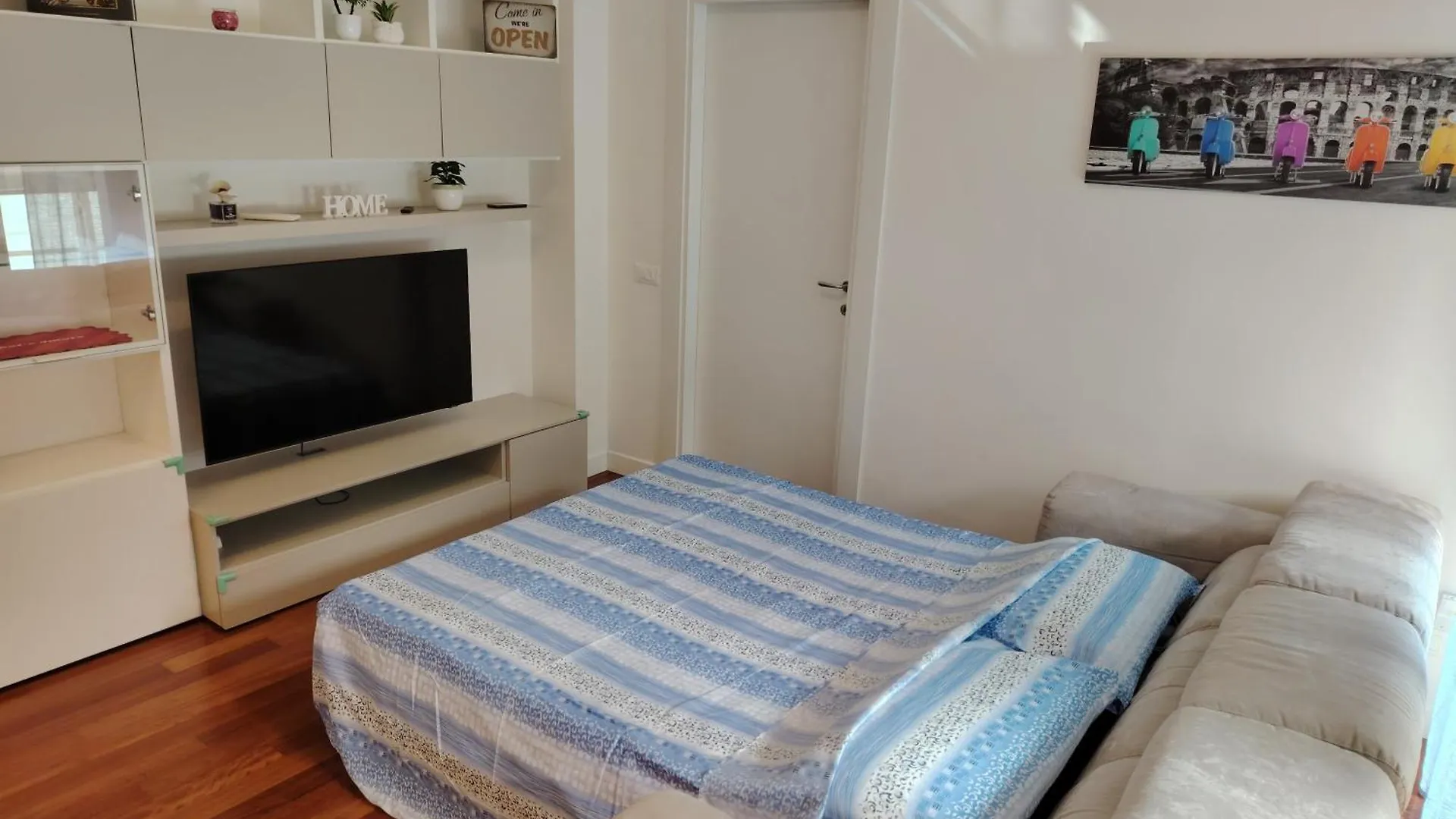 Sonia Appia Antica House - 5 Min To Colosseum Rome Apartment